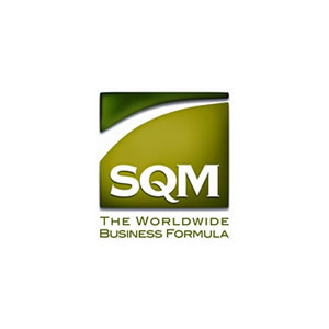 Logo de SQM, un cliente de Pilotes Terratest